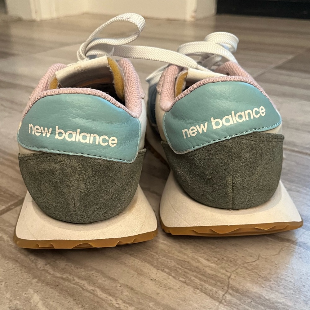 New Balance 237 Women’s Sneakers - Picture 9 of 13